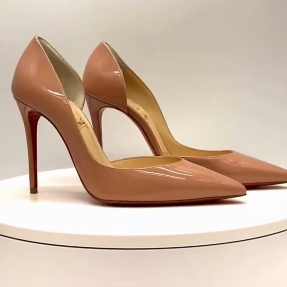 Christian Louboutin Iriza 100 Patent Leather
Pumps Pointed Toe 100% authentic